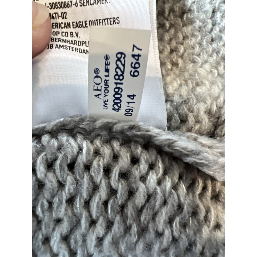 American Eagle Cardigan Gray Black‎ Silver Fair Isle Chevron Sweater Women XS - Picture 8 of 10